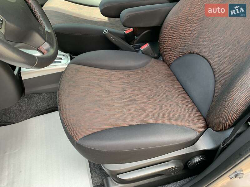 Хэтчбек Nissan Note 2009 в Одессе