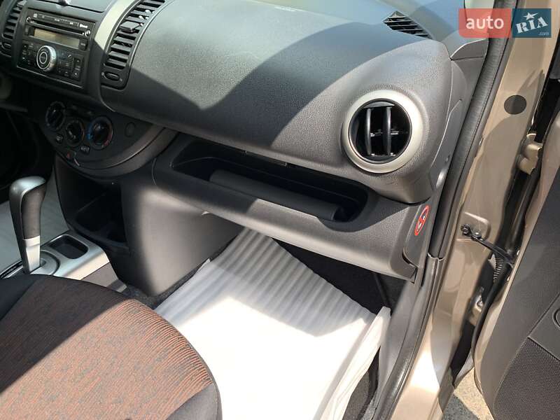 Хэтчбек Nissan Note 2009 в Одессе