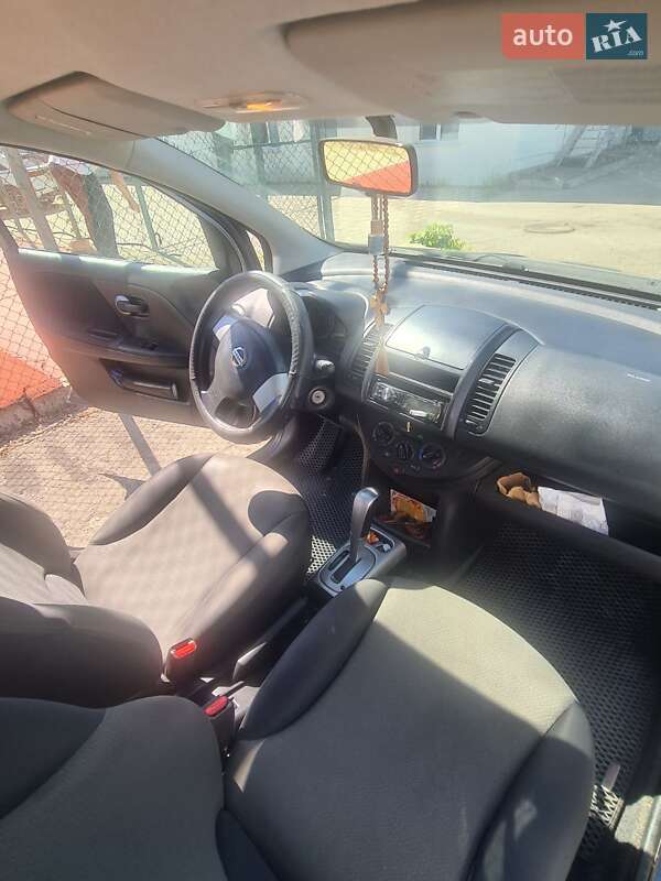 Хэтчбек Nissan Note 2010 в Кропивницком