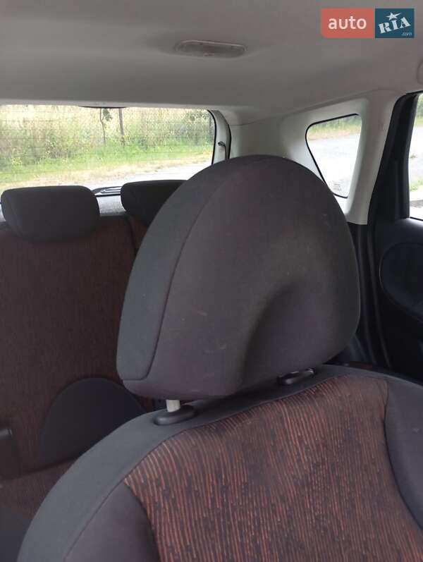 Хэтчбек Nissan Note 2010 в Ивано-Франковске