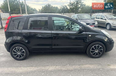 Хэтчбек Nissan Note 2006 в 