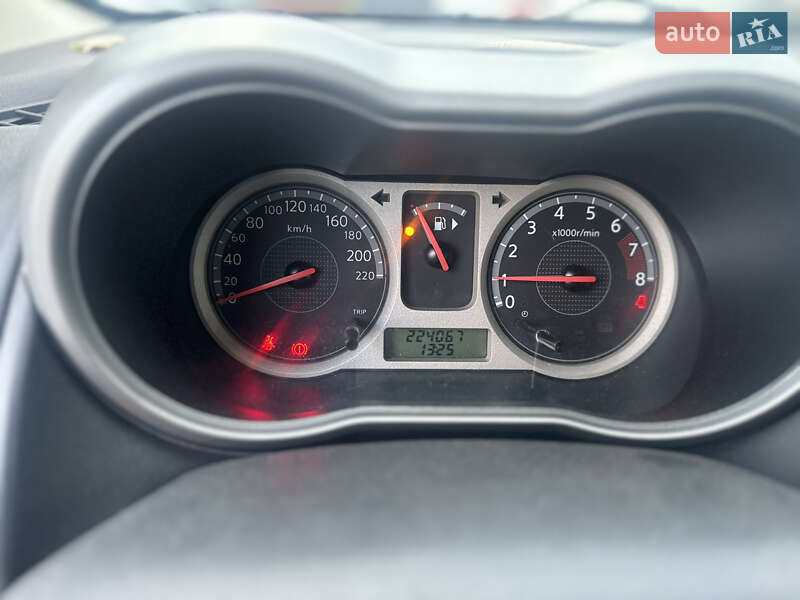 Хэтчбек Nissan Note 2006 в Чернигове