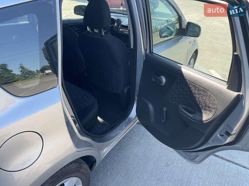 Хэтчбек Nissan Note 2006 в Киеве