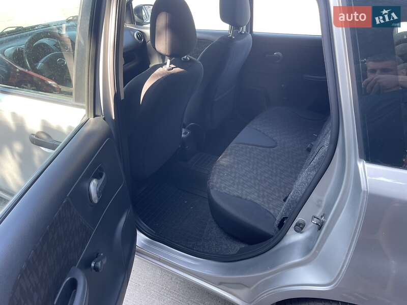 Хэтчбек Nissan Note 2006 в Киеве