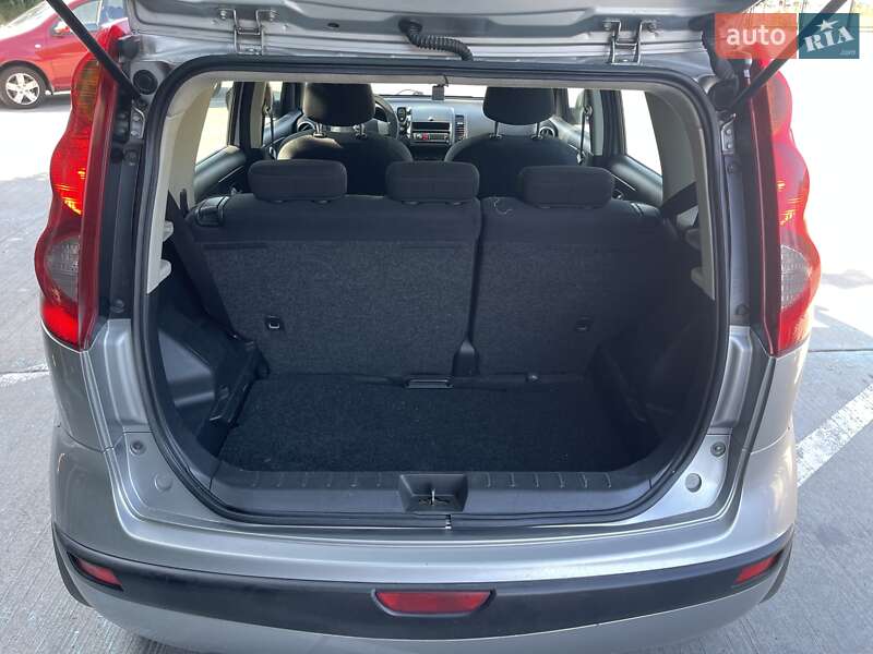 Хэтчбек Nissan Note 2006 в Киеве