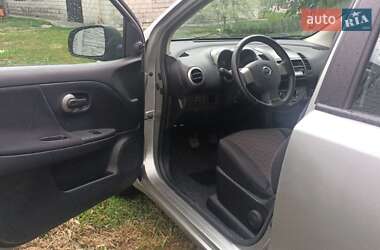 Хэтчбек Nissan Note 2007 в 