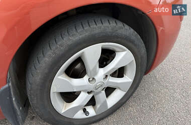 Хэтчбек Nissan Note 2007 в 