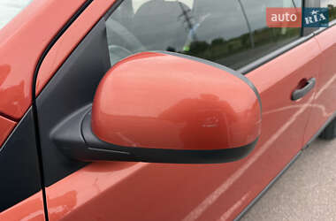 Хэтчбек Nissan Note 2007 в 