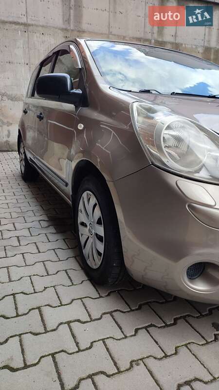 Хэтчбек Nissan Note 2012 в Хмельницком