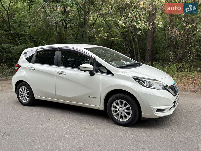 Хэтчбек Nissan Note 2018 в Киеве