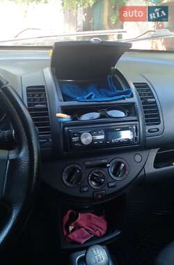 Хэтчбек Nissan Note 2013 в 