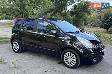 Хэтчбек Nissan Note 2006 в 