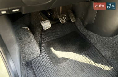 Хэтчбек Nissan Note 2009 в 