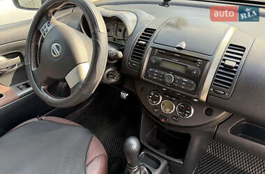 Хэтчбек Nissan Note 2006 в 