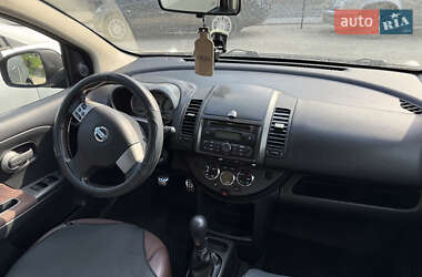 Хэтчбек Nissan Note 2006 в 