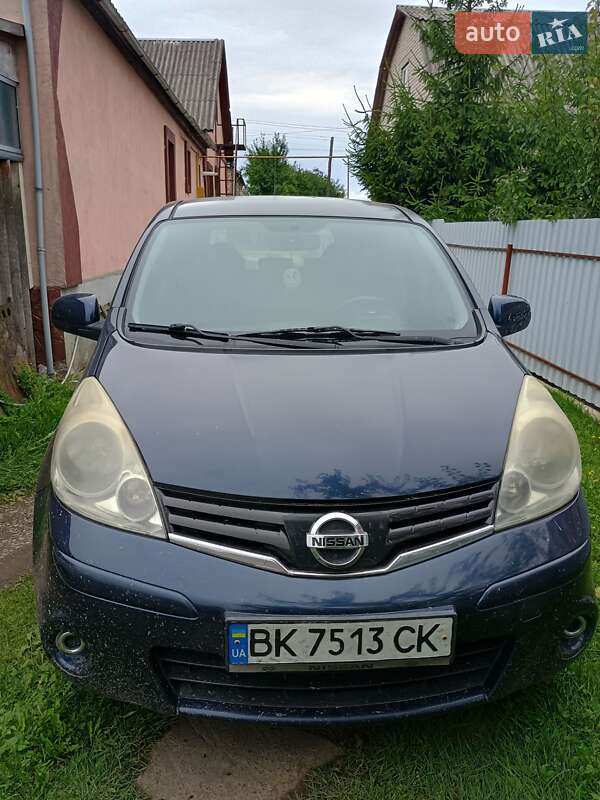 Хэтчбек Nissan Note 2011 в Дубровице Хэтчбек Nissan Note 2011 в Дубровице