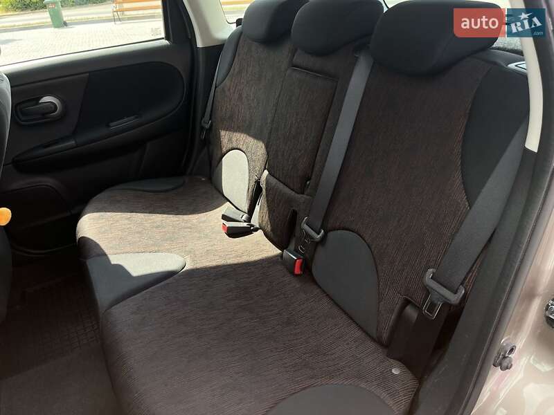 Хэтчбек Nissan Note 2011 в Кропивницком