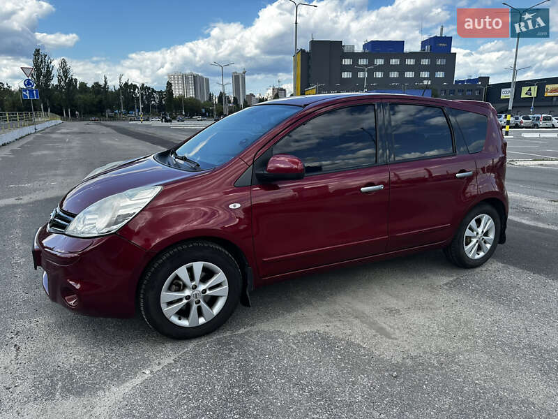 Хэтчбек Nissan Note 2011 в Киеве