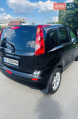 Хэтчбек Nissan Note 2006 в 
