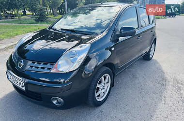 Хэтчбек Nissan Note 2006 в 