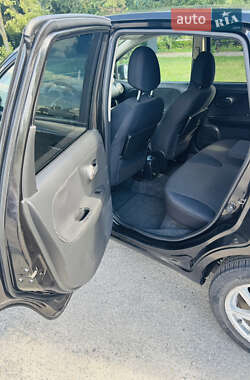 Хэтчбек Nissan Note 2006 в 