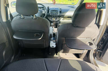 Хэтчбек Nissan Note 2006 в 
