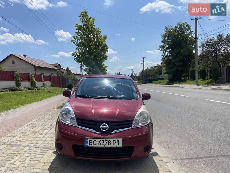 Хэтчбек Nissan Note 2011 в Львове