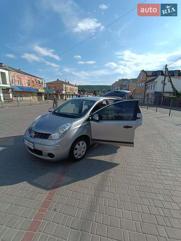 Хэтчбек Nissan Note 2008 в Могилев-Подольске