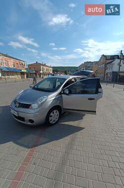 Хэтчбек Nissan Note 2008 в 
