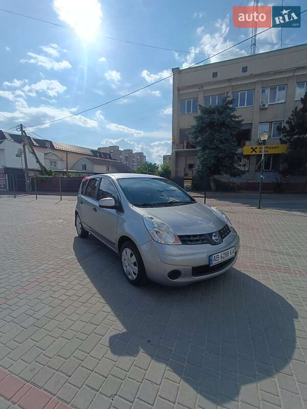 Хэтчбек Nissan Note 2008 в Могилев-Подольске