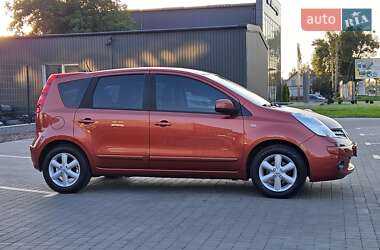 Хэтчбек Nissan Note 2007 в 