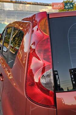 Хэтчбек Nissan Note 2007 в 
