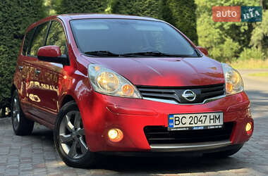 Хэтчбек Nissan Note 2011 в 