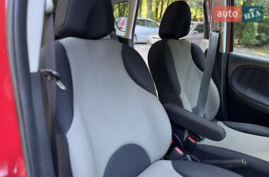 Хэтчбек Nissan Note 2011 в 