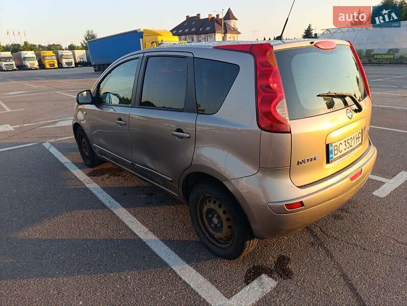Хэтчбек Nissan Note 2008 в Львове