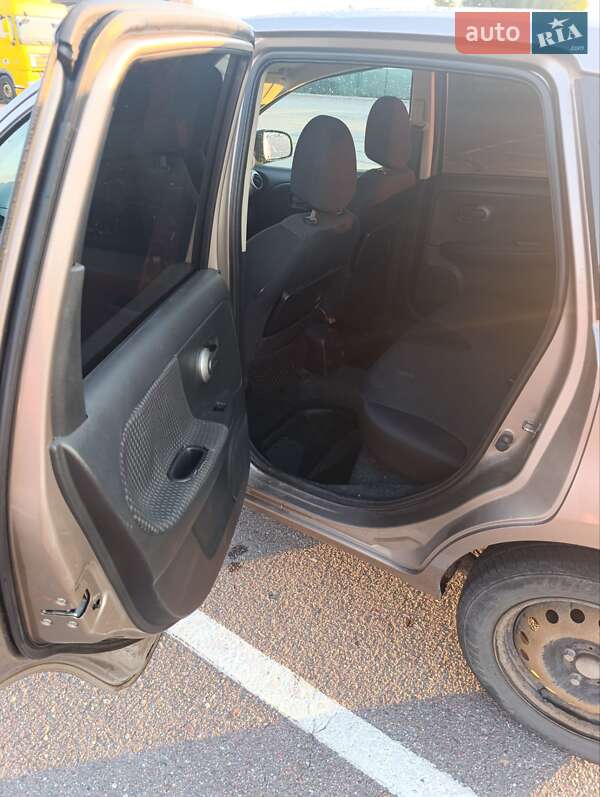 Хэтчбек Nissan Note 2008 в Львове