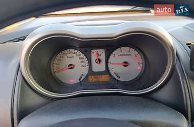 Хэтчбек Nissan Note 2008 в 