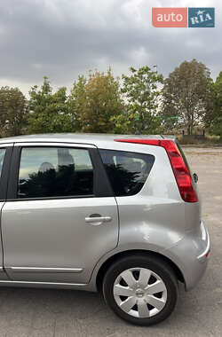 Хэтчбек Nissan Note 2008 в 