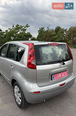 Хэтчбек Nissan Note 2008 в 