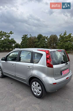 Хэтчбек Nissan Note 2008 в 