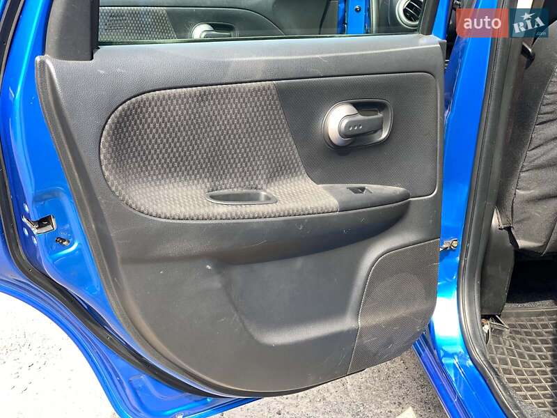 Хэтчбек Nissan Note 2006 в Виннице