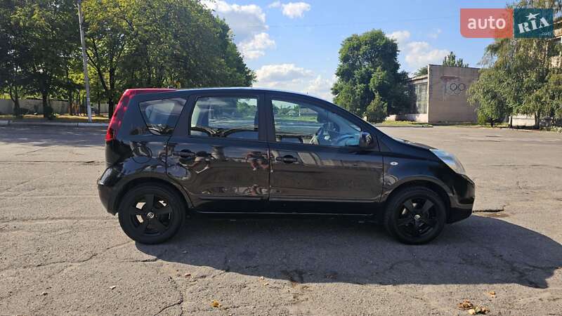 Хэтчбек Nissan Note 2009 в Каменском