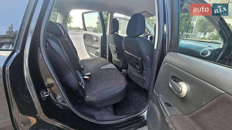 Хэтчбек Nissan Note 2009 в Каменском