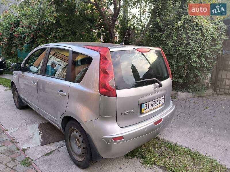Хэтчбек Nissan Note 2008 в Гадяче