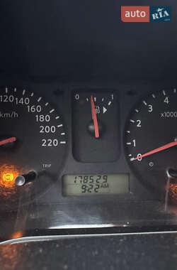 Хэтчбек Nissan Note 2008 в 