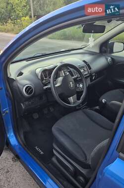 Хэтчбек Nissan Note 2006 в 