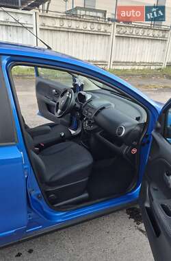 Хэтчбек Nissan Note 2006 в 