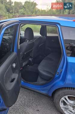 Хэтчбек Nissan Note 2006 в 