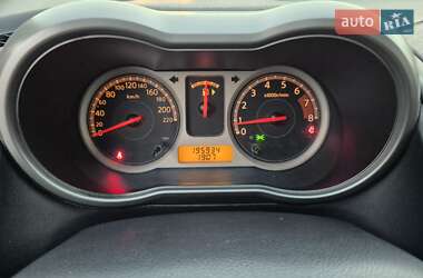 Хэтчбек Nissan Note 2006 в 