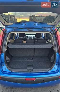 Хэтчбек Nissan Note 2006 в 